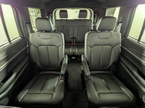 New 2025 Jeep Grand Cherokee L Limited w/ Luxury Tech Group II AWD/4WD image 31