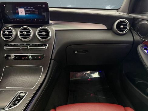 Used 2022 Mercedes-Benz GLC 43 AMG 4MATIC image 27