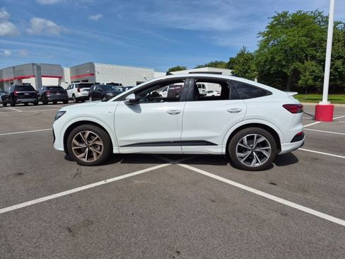 Used 2024 Audi Q4 e-tron Premium Plus w/ Premium Plus AWD/4WD image 8