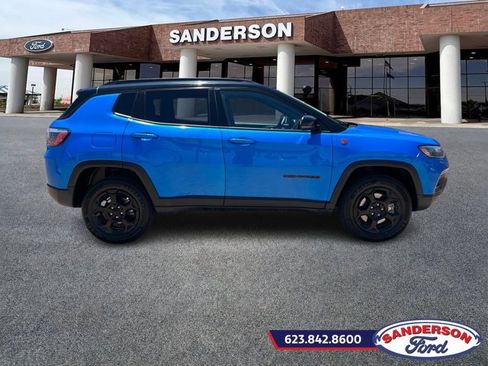 Used 2023 Jeep Compass Trailhawk image 2