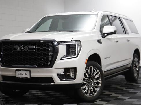Used 2024 GMC Yukon XL Denali Ultimate image 1