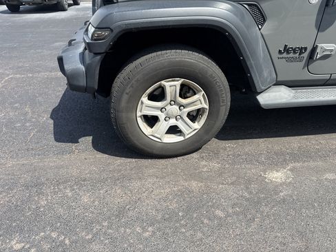 Used 2021 Jeep Wrangler Unlimited Sport w/ Sun And Sound Package AWD/4WD image 11