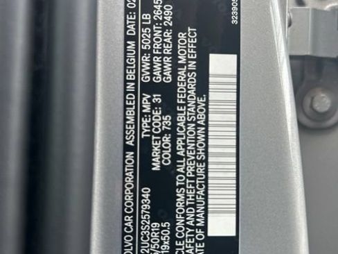 Certified 2025 Volvo XC40 B5 Plus AWD/4WD image 29