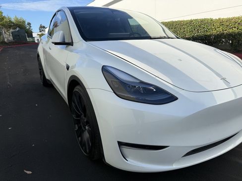 Used 2022 Tesla Model Y Performance AWD/4WD image 7