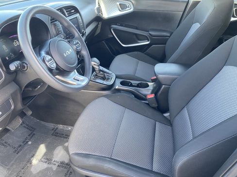 Used 2024 Kia Soul LX w/ Option Group 015 FWD image 15