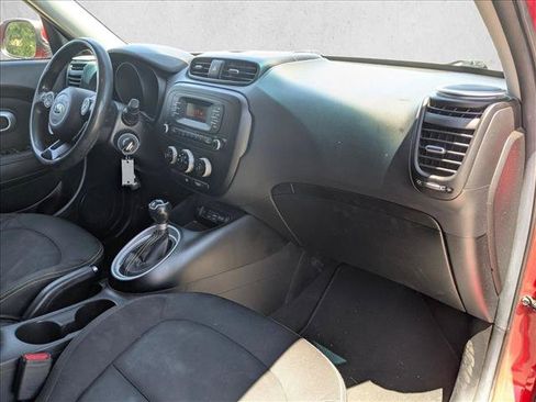 Used 2015 Kia Soul + FWD image 19