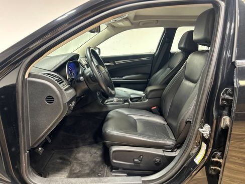 Certified 2018 Chrysler 300 Touring L AWD/4WD image 34