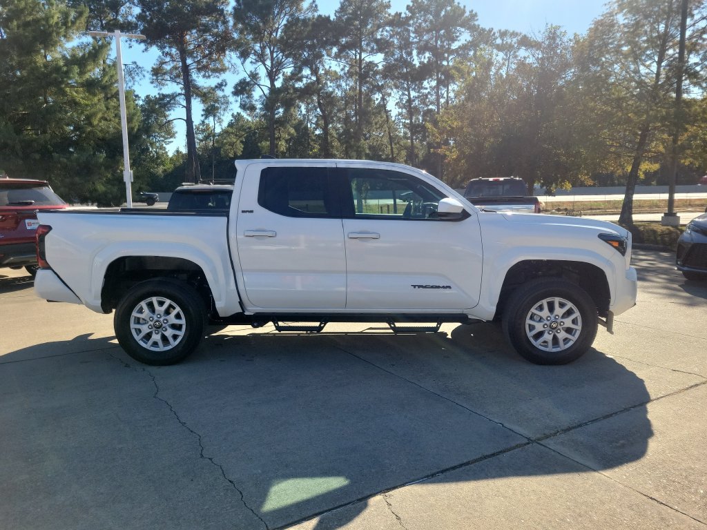 Certified 2026 Toyota Tacoma SR5 AWD/4WD image 9