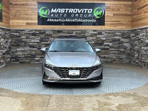 Used 2022 Hyundai Elantra SEL w/ Convenience + Premium Package image 4