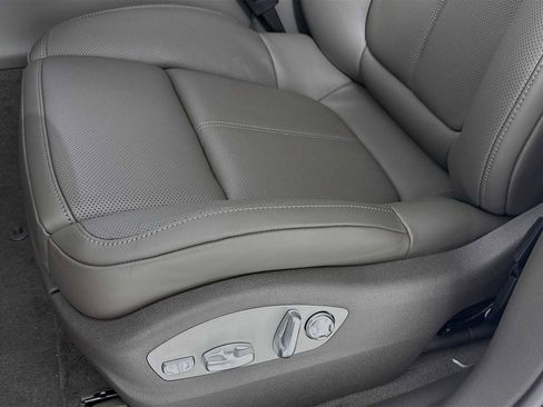 New 2026 Porsche Macan image 13