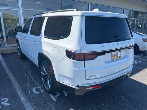 Used 2022 Jeep Wagoneer Series III w/ Premium Group I image 4