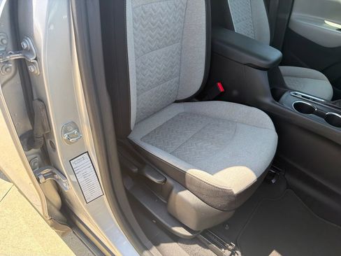 Used 2022 Chevrolet Equinox LT AWD/4WD image 10