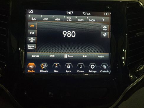 Used 2019 Jeep Cherokee Limited AWD/4WD image 25