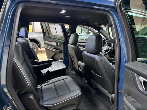 Certified 2025 Buick Enclave Preferred AWD/4WD image 11