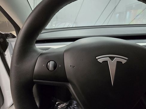 Used 2023 Tesla Model 3 Performance image 17