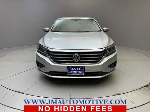 Used 2020 Volkswagen Passat 2.0T SE FWD image 6