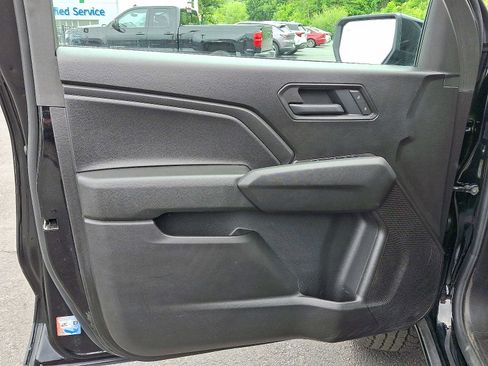 Used 2025 Chevrolet Colorado Trail Boss w/ Midnight Edition AWD/4WD image 12