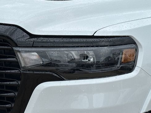New 2026 RAM 1500 Laramie AWD/4WD image 4
