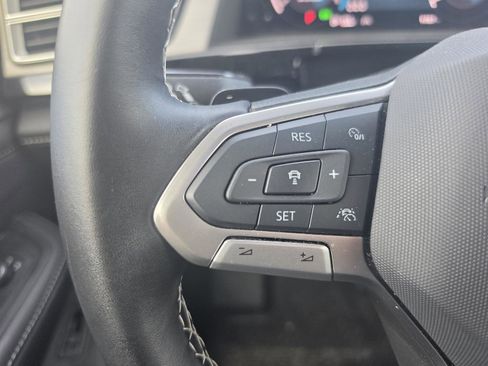 Used 2024 Volkswagen Atlas Cross Sport SE image 18