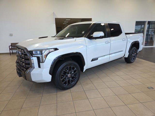 Used 2024 Toyota Tundra Platinum AWD/4WD image 3