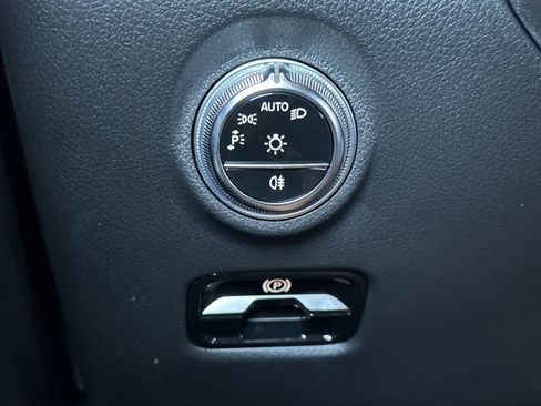 New 2025 Mercedes-Benz C 300 4MATIC Sedan image 29