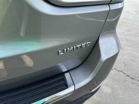 Used 2017 Jeep Grand Cherokee Limited image 19