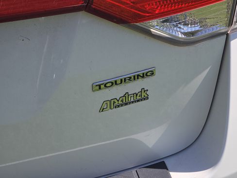 Used 2015 Honda Odyssey Touring image 4