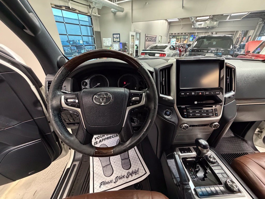 Used 2016 Toyota Land Cruiser AWD/4WD image 17