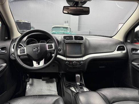 Used 2014 Dodge Journey Limited w/ Flexible Seating Group FWD image 9