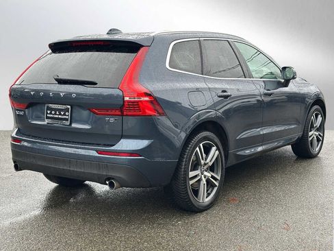 Used 2021 Volvo XC60 T5 Momentum w/ Advanced Package image 3
