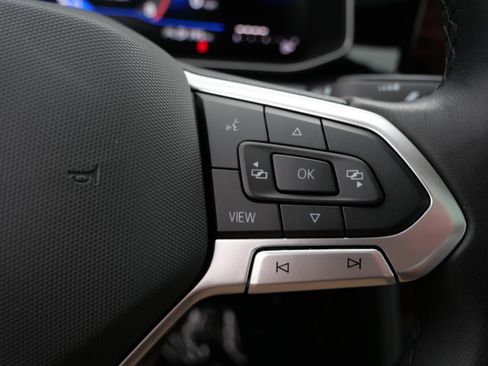Used 2025 Volkswagen Jetta SE w/ Sunroof Package FWD image 24