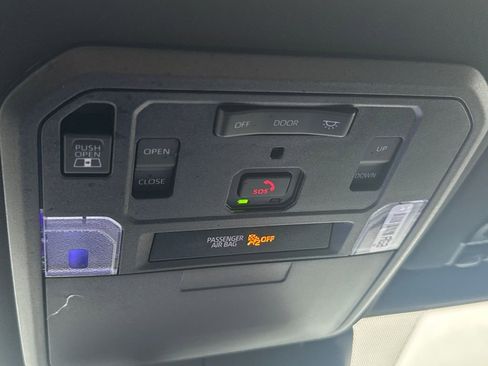 Used 2025 Toyota Tacoma TRD Off-Road image 30