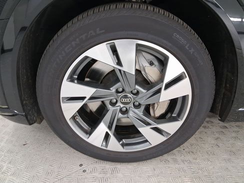 Used 2022 Audi e-tron Premium Plus w/ Premium Plus Package image 11