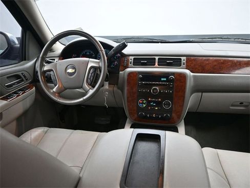 Used 2013 Chevrolet Avalanche LT w/ All-Star Edition image 10