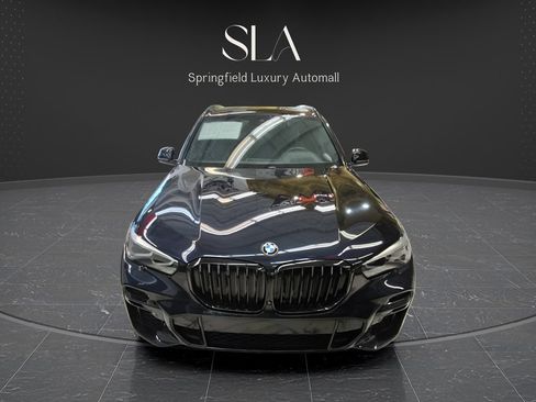 Used 2022 BMW X5 xDrive40i w/ Premium Essential Package AWD/4WD image 3