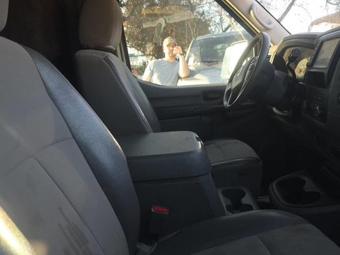 Used 2020 Nissan NV 2500 SV image 8