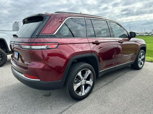 Used 2025 Jeep Grand Cherokee Limited w/ Luxury Tech Group II image 3