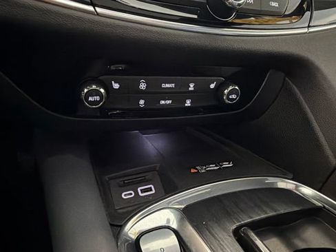 Used 2023 Buick Enclave Essence w/ Experience Buick Package AWD/4WD image 29