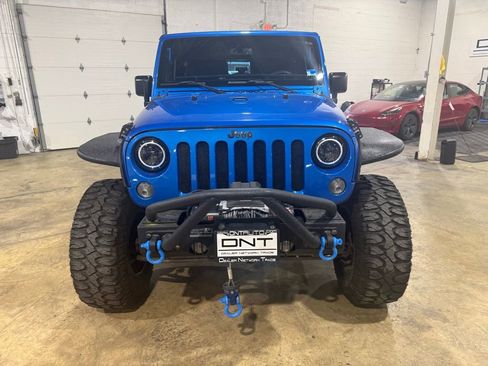 Used 2015 Jeep Wrangler Sport w/ Quick Order Package 24S AWD/4WD image 2