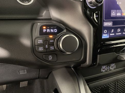 New 2026 RAM 1500 Big Horn AWD/4WD image 34