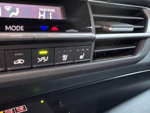 Used 2025 Toyota Sienna Limited AWD/4WD image 18