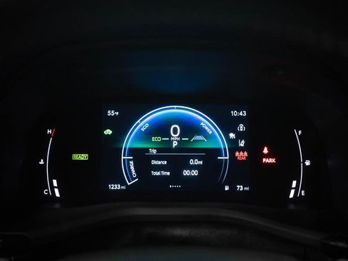 Used 2025 Toyota Camry SE FWD image 19
