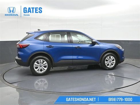 Used 2023 Ford Escape AWD image 3