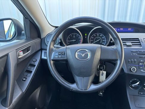 Used 2013 MAZDA MAZDA3 i SV image 22