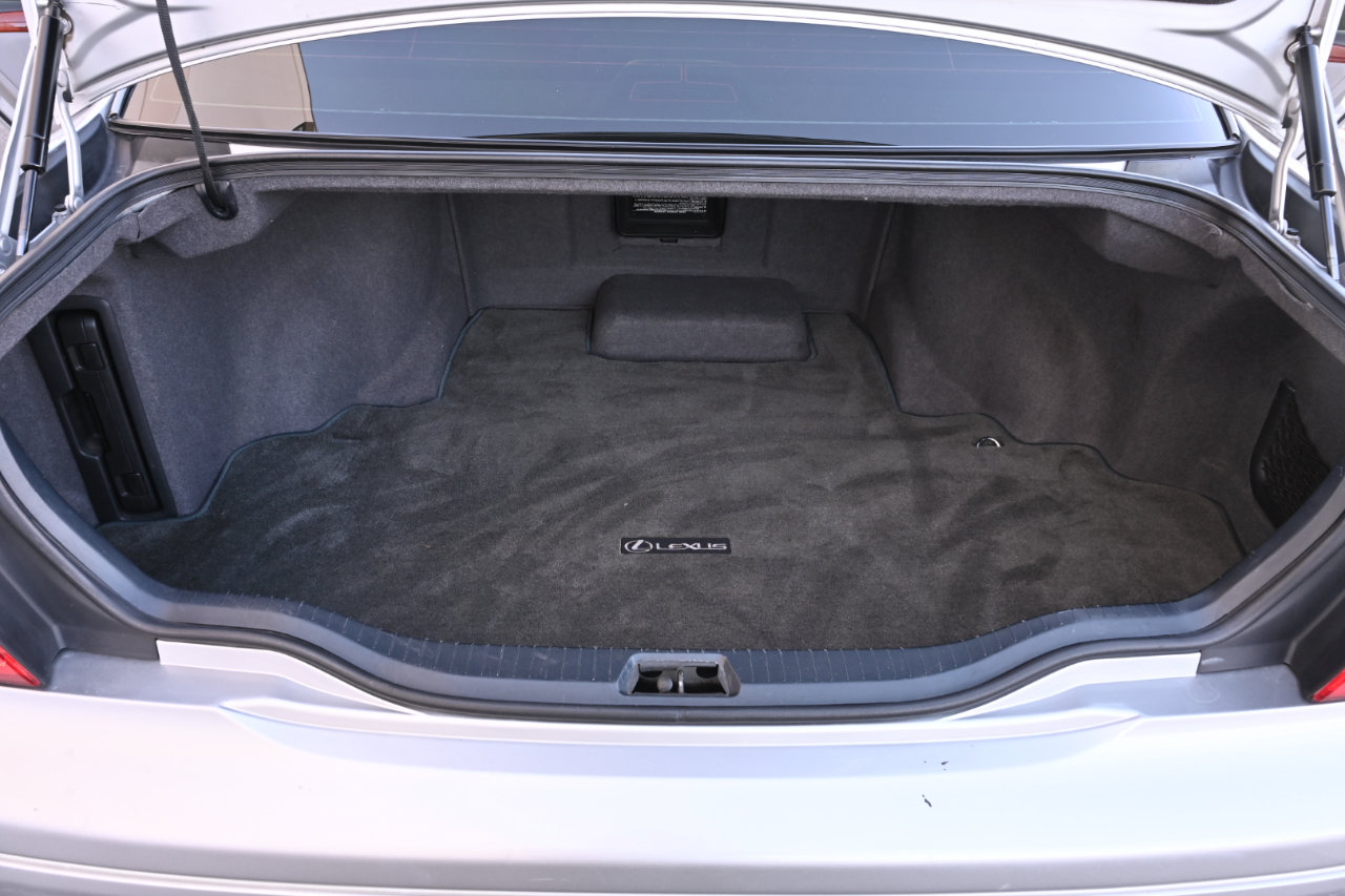 Used 2004 Lexus LS 430 w/ Modern Luxury Pkg RWD image 38
