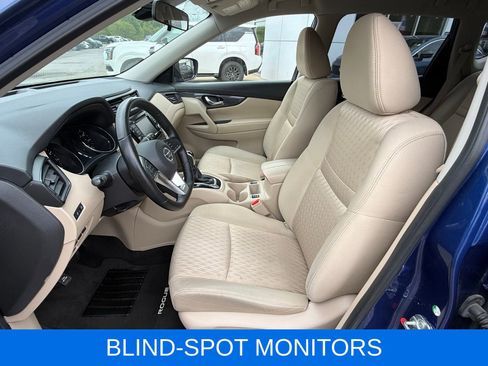 Used 2020 Nissan Rogue SV AWD/4WD image 16