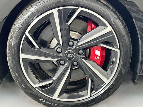 Used 2025 Audi S6 e-tron Prestige w/ 21" Black Optic Package AWD/4WD image 11