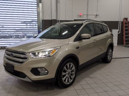 Used 2018 Ford Escape Titanium image 3