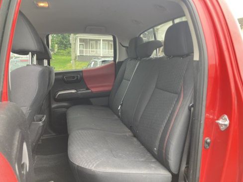Used 2021 Toyota Tacoma SR5 AWD/4WD image 12