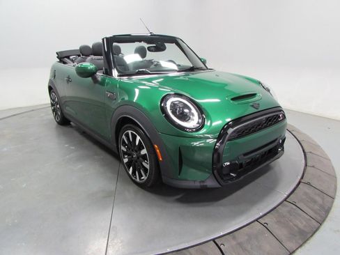 Used 2022 MINI Cooper S w/ Premium Package image 9